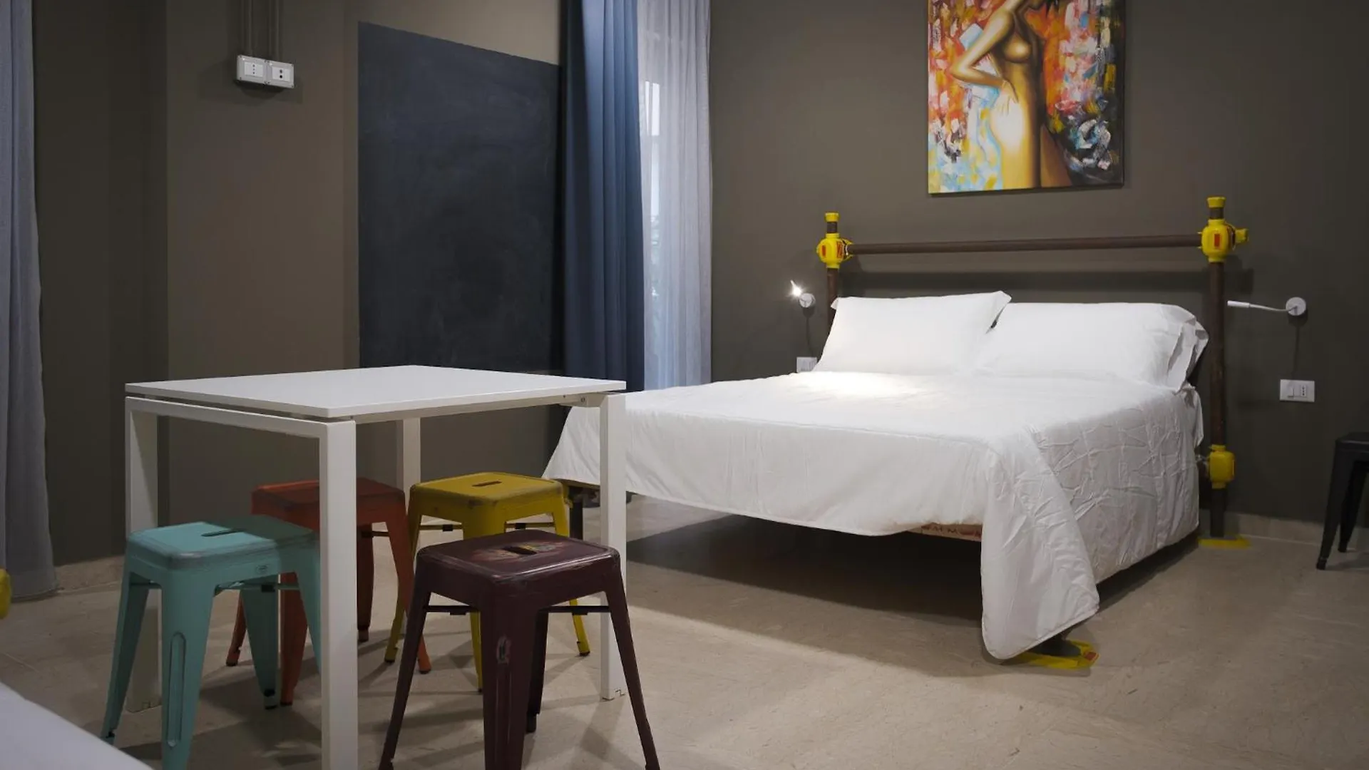 Hostelo - Luxury Hostel Палермо