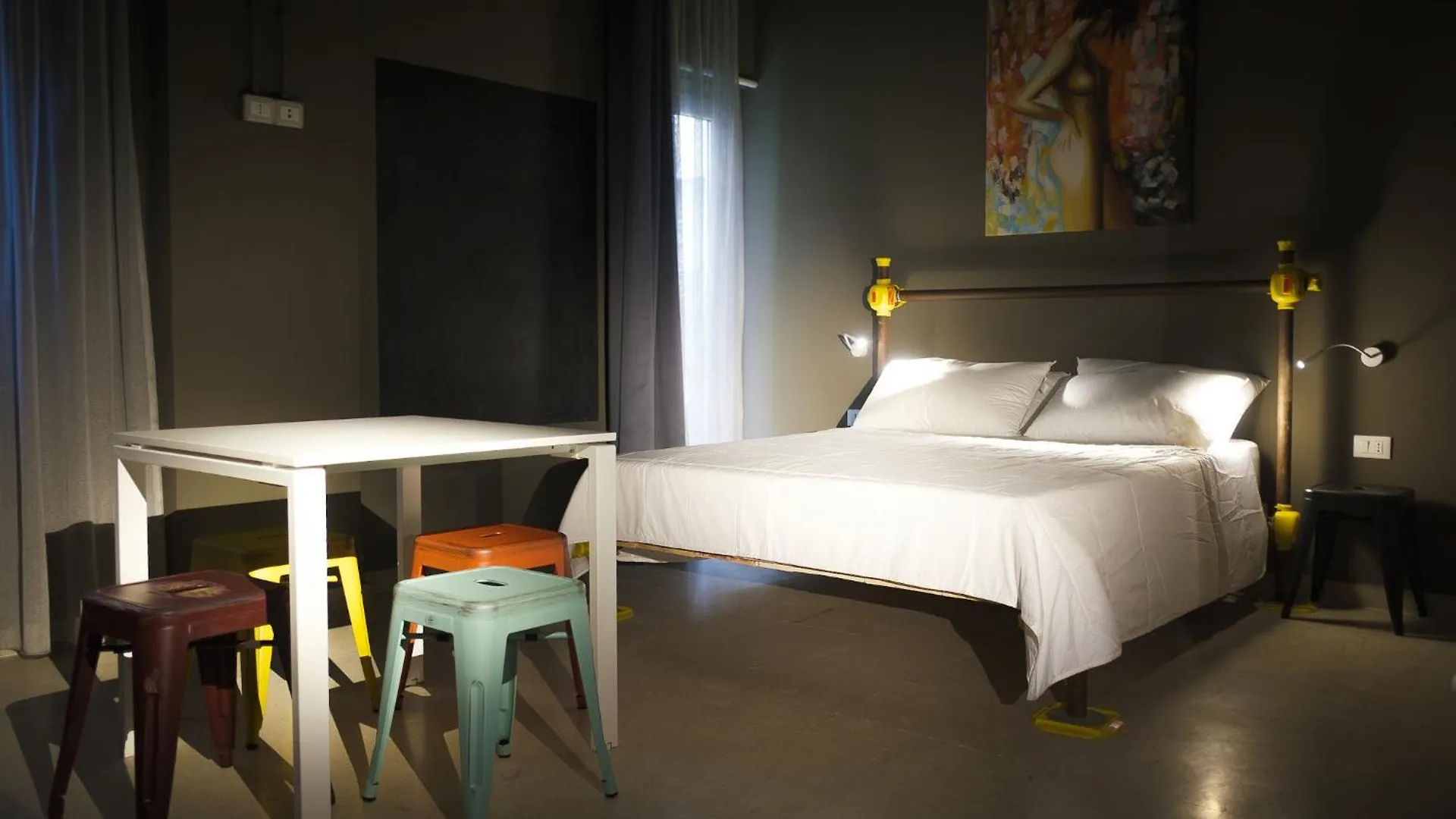 Hostelo - Luxury Hostel Палермо
